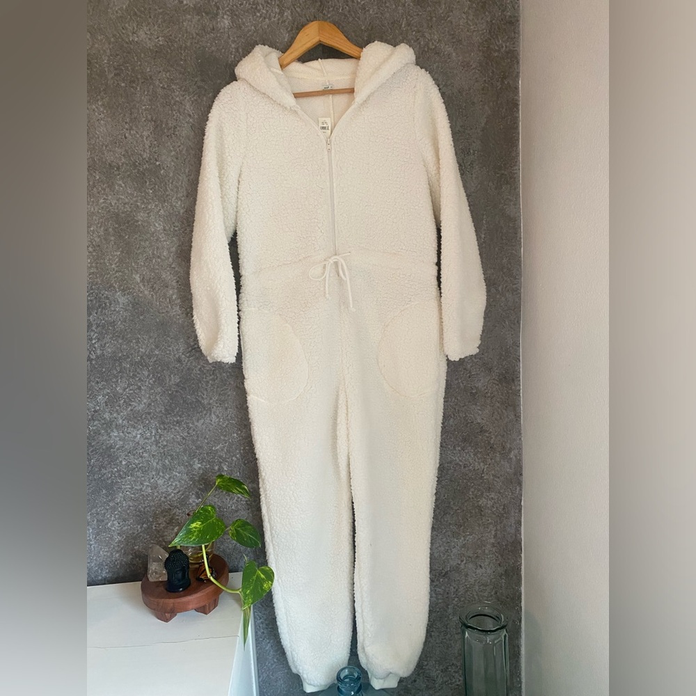 Aerie bear sherpa cozy white hooded jumpsuit
